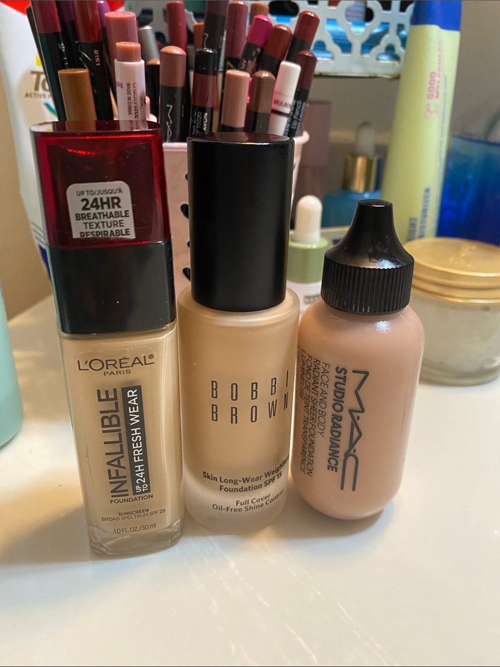 Light-medium foundation bundle.